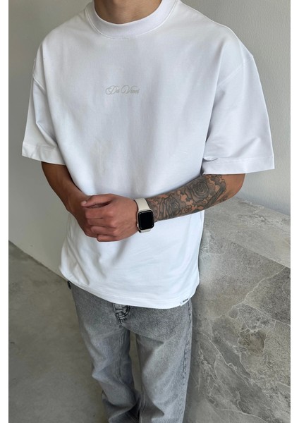 Beyaz Da Vinci Kabartma Baskılı Oversize T-Shirt