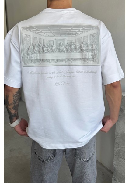 Beyaz Da Vinci Kabartma Baskılı Oversize T-Shirt fırsatları