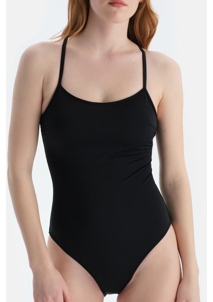 Siyah U Yaka Mayo fırsatları