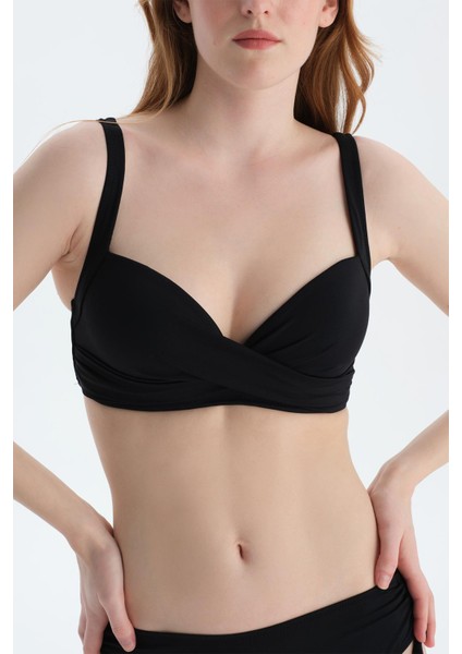 Siyah Kaplı Bikini Üstü indirimleri