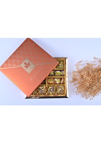 Lüx Karışık Hediyelik Kuruyemiş 600 gr 027