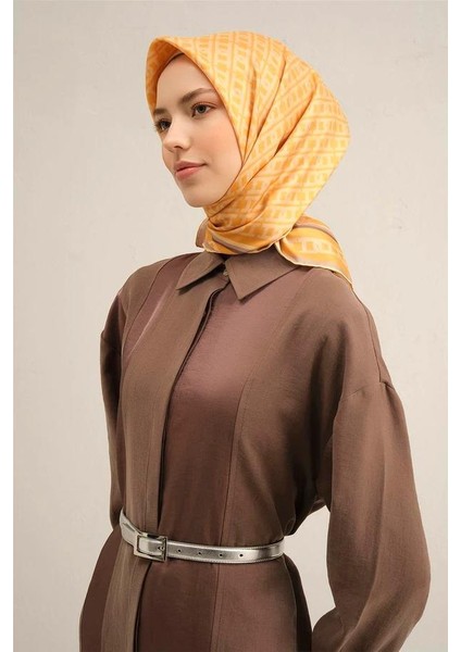 2025 Desenli Saf Ipek Twill Eşarp 9301-38 fiyatları