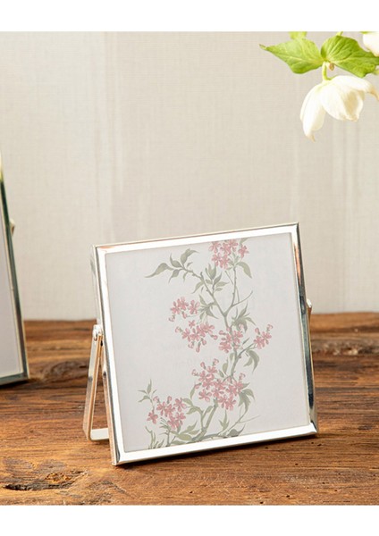 Şık 10x10 cm gümüş renkli dekor çerçevesi, ev ve ofis için ideal seçim
