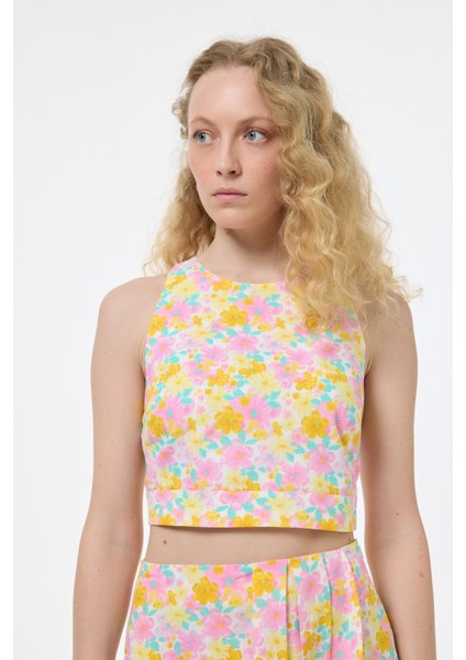 Sırtı Çapraz Askılı Çiçekli Crop Bluz Pembe