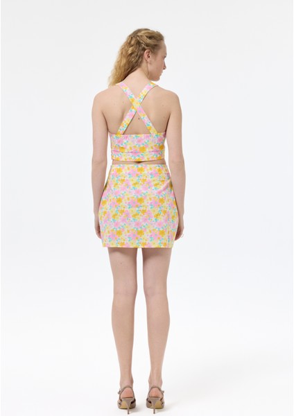 Sırtı Çapraz Askılı Çiçekli Crop Bluz Pembe