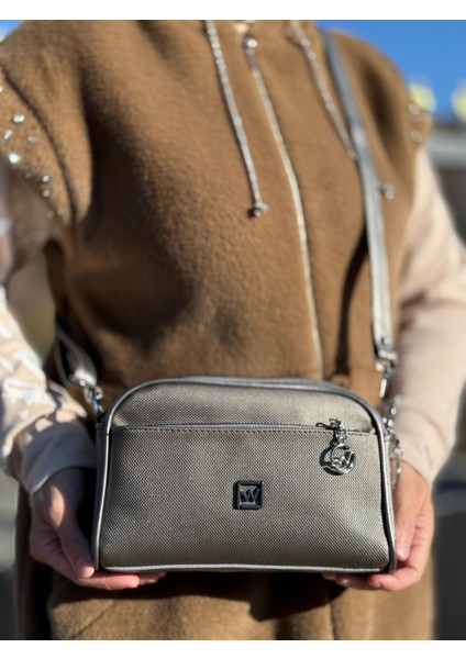 Kadın 4 Bölmeli Lacost Deri Ayarlanabilir Uzun Askılı Çapraz ve Omuz Çantası fiyatları