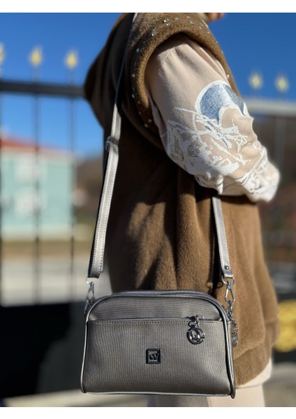 Kadın 4 Bölmeli Lacost Deri Ayarlanabilir Uzun Askılı Çapraz ve Omuz Çantası indirimleri