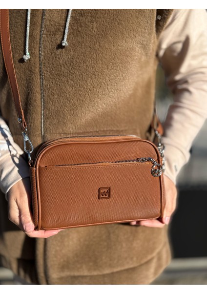 Kadın 4 Bölmeli Lacost Deri Ayarlanabilir Uzun Askılı Çapraz ve Omuz Çantası fiyatları