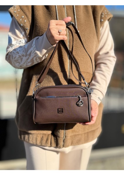 Kadın 4 Bölmeli Lacost Deri Ayarlanabilir Uzun Askılı Çapraz ve Omuz Çantası modelleri