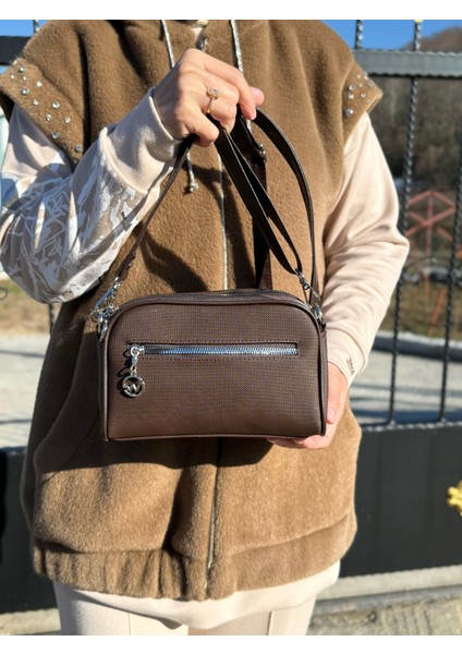 Kadın 4 Bölmeli Lacost Deri Ayarlanabilir Uzun Askılı Çapraz ve Omuz Çantası indirimleri