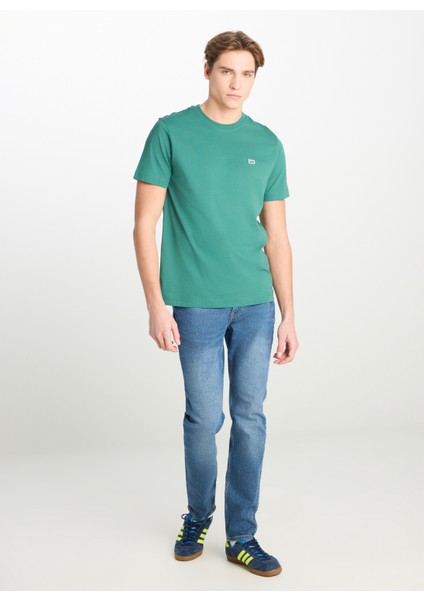 Bisiklet Yaka Yeşil Erkek T-Shirt ML60UFQG26 Regular Fit Patch Logo modelleri