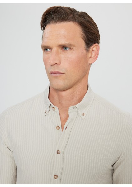 Slim Fit Düğmeli Yaka Bej Erkek Gömlek ACE020252171_BEJ fırsatları