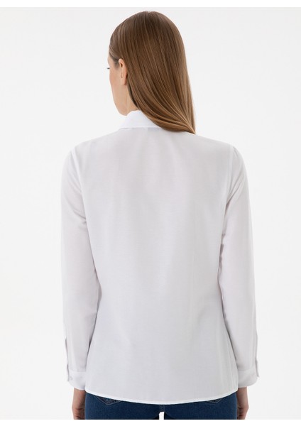 Slim Fit Gömlek Yaka Beyaz Kadın Gömlek WOX025Y indirimleri