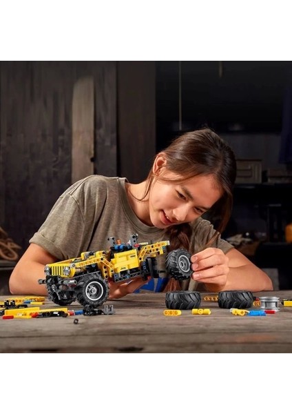Technic Jeep Wrangler 4x4 Oyuncak Araba 42122 Model Yapı Seti