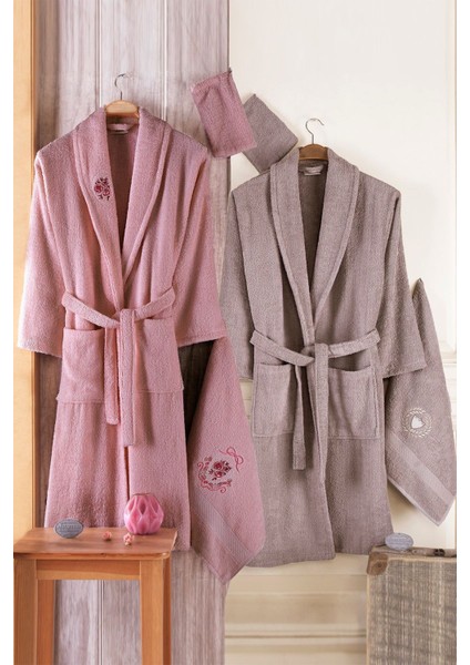 Yumuşak ve şık 8'li pamuk bornoz seti, konfor ve tarz dolu, pembe renk.