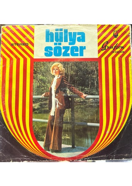 Hülya Sözer ‎– Yatırlara Mum Diktim / Sen Eskiden Öyle Miydin 1973 Baskı 45LİK