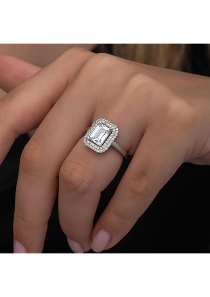 Beyaz Zirkon Taşlı Baget Gümüş Tektaş Yüzük