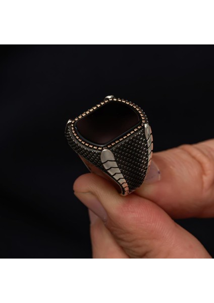 Oniks Siyah Taşlı Isimli 925 Gümüş Erkek Yüzük fırsatları