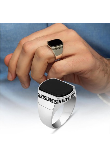 Grek Desenli Siyah Oniks Taşlı 925 Gümüş Erkek Yüzük