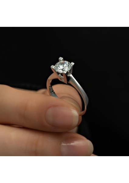 4 Tırnak Swarovski Taşlı Gümüş Yüzük