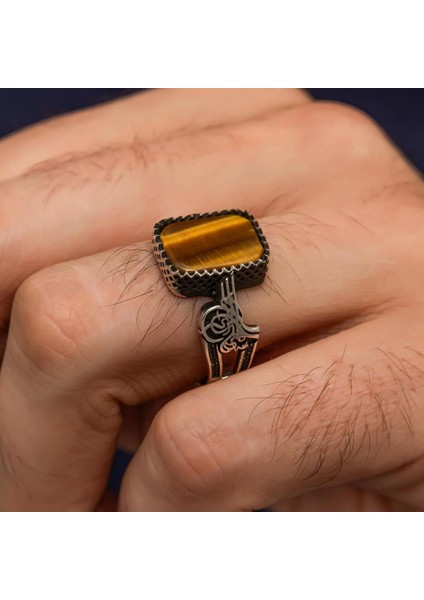 Kaplan Gözü Taşlı Tuğra Motifli 925 Gümüş Erkek Yüzük modelleri