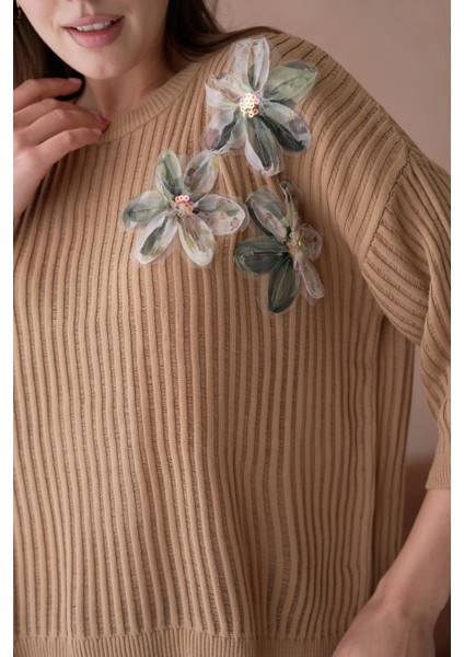 Bisiklet Yaka Aplikeli Ajurlu Salaş Triko Bluz fiyatları