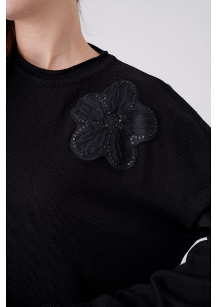 Bisiklet Yaka Yırtmaçlı Salaş Aplikeli Triko Kazak fiyatları