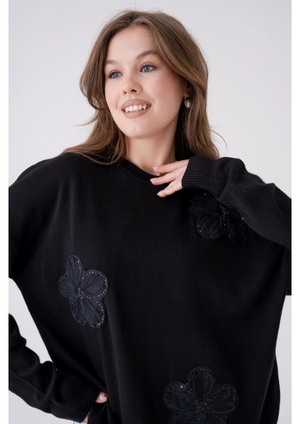 Bisiklet Yaka Yırtmaçlı Salaş Aplikeli Triko Kazak modelleri