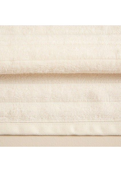 Ekru 30x40 cm pamuklu el havlusu, yumuşak ve dayanıklı kullanım için ideal. modelleri