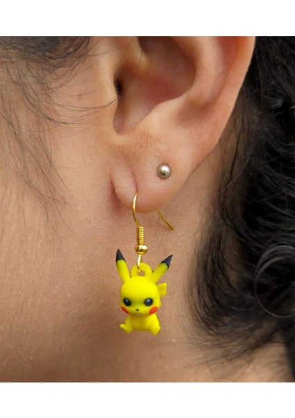 Pikachu Temalı Renkli Figürlü Plastik Küpe - Hafif ve Eğlenceli Tasarım