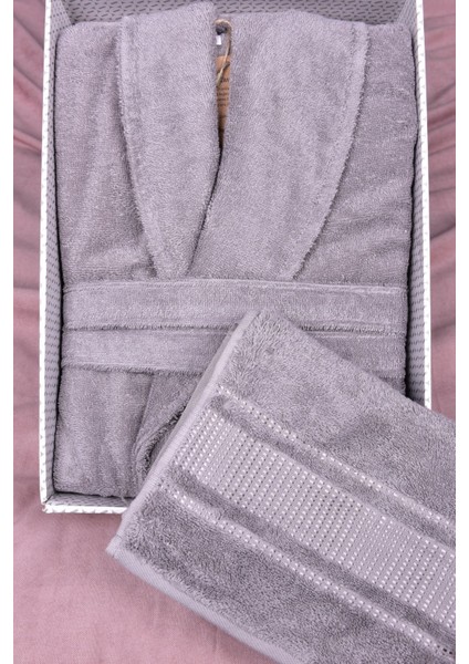 Pamuklu şalyaka bornoz ve havlu seti, şık ve konforlu, gümüş renkli çift parça