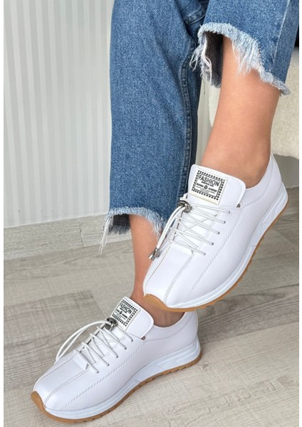 Beyaz Suni Deri Bağcıklı Kadın Sneaker Ayakkabı modelleri