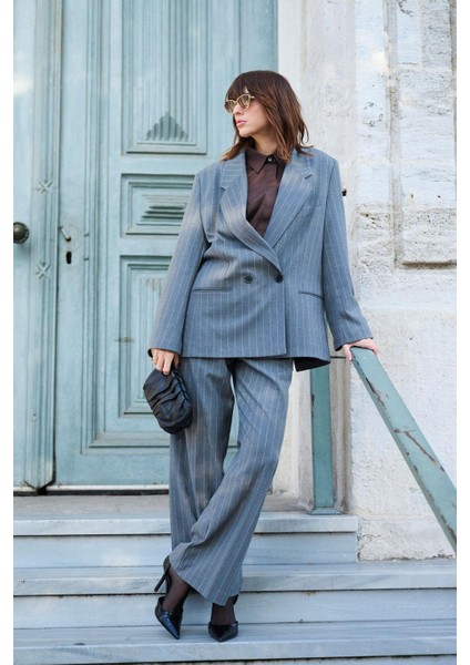 Gri Kadın Çizgili Oversize Blazer Ceket