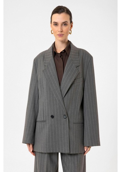 Gri Kadın Çizgili Oversize Blazer Ceket fiyatları