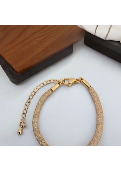 Kadınlar İçin Kelebek Motifli 14 Ayar Altın Plakalı Harfe Özel Bileklik-366Harf-SW fırsatları