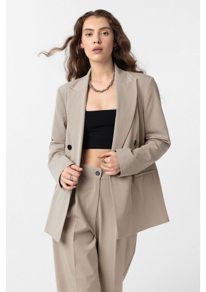 Bej Regular Fit Kruvaze Kadın Blazer Ceket