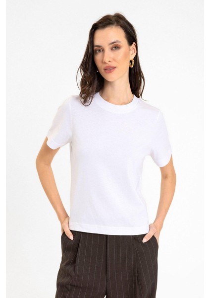 Beyaz Kadın Bisiklet Yaka Basic T-Shirt
