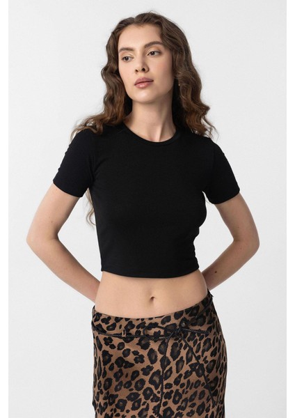 Siyah Crop Kadın T-Shirt modelleri