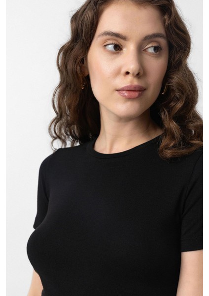 Siyah Crop Kadın T-Shirt fırsatları