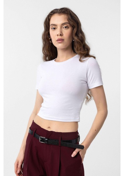 Beyaz Crop Kadın T-Shirt modelleri