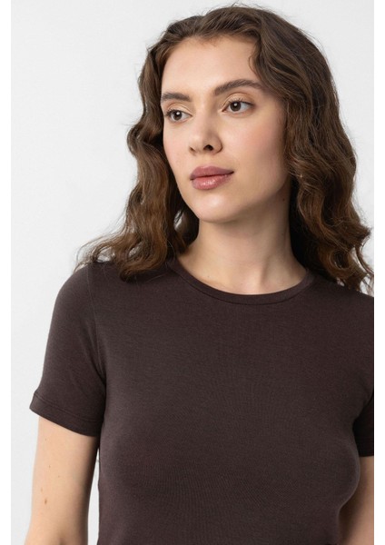 Kahve Crop Kadın T-Shirt fırsatları
