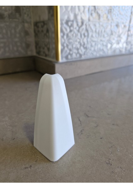 Parke Süpürgeliği Pratik Montajı İçin Dış Köşe Plastik Aparatı (8 cm Süpürgeliğe Uygun) 8 Ad.