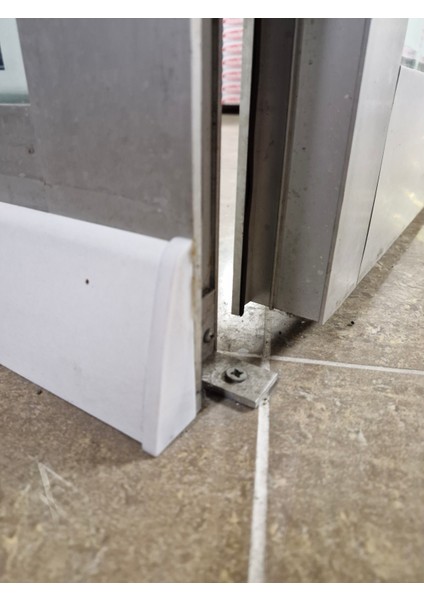 Parke Süpürgeliği Pratik Montajı Için Sol Bitim Plastik Aparatı (8 cm Süpürgeliğe Uygun) 10 Ad.