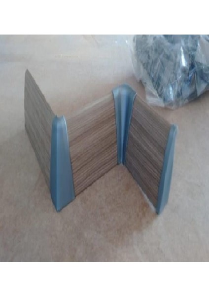 Parke Süpürgeliği Pratik Montajı Için Sol Bitim Plastik Aparatı (8 cm Süpürgeliğe Uygun) 10 Ad.