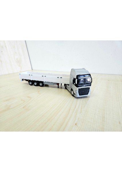 1/64 Ölçek Volvo Fh4 Sal Dorseli Tır Maketi (25 cm Boy) modelleri