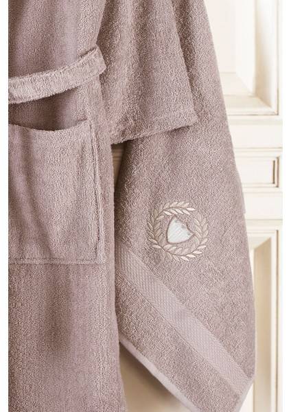 Konforlu ve şık 8'li pamuk bornoz seti, kahverengi tasarım, rahat kullanım indirimleri