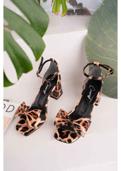 Büyük Numara Bayan Rugan Leopar Desenli Alçak Ökçe Günlük Fiyonklu Tek Bant Ayakkabı indirimleri