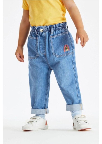 Kız Çocuk Gökkuşağı Nakış Detaylı Mom Jean Kot Pantolon Açık Mavi