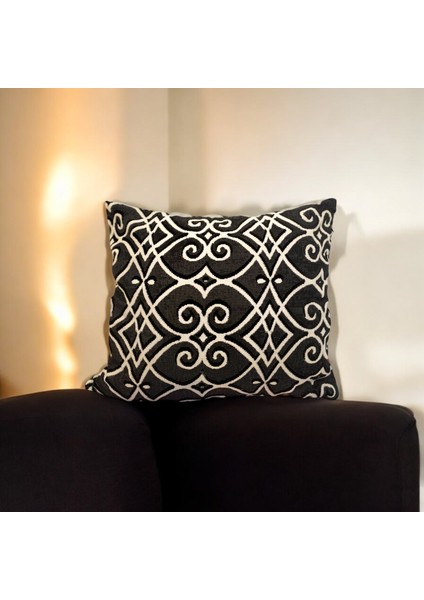 Siyah Beyaz Klasik Desenli Dekoratif Kırlent Kılıfı - 45 x 45 cm indirimleri
