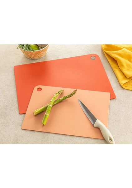 Kırmızı Plastik 2'li Kesme Tahtası 34x27 cm, dayanıklı ve şık kullanım için ideal fiyatları